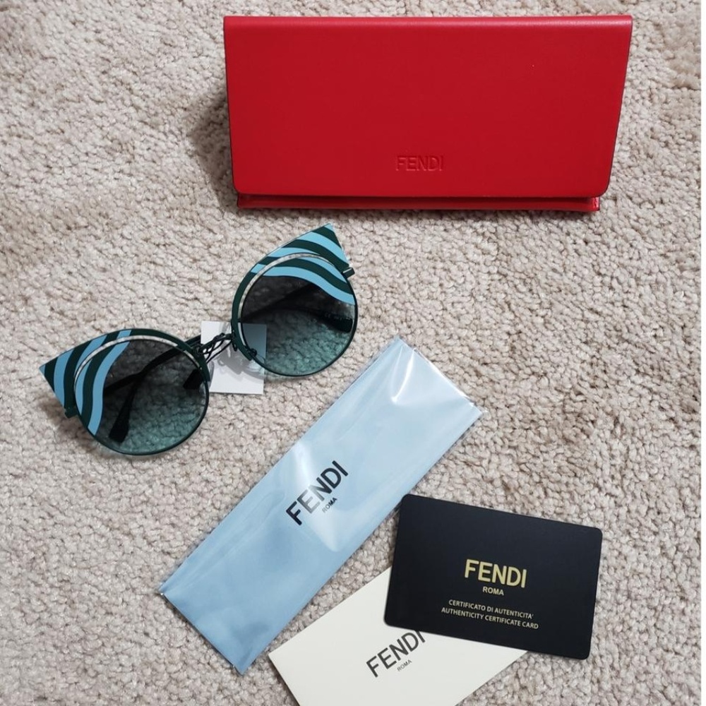 Fendi Turquoise cat-eye Tinted W/ Tags Sungglasses